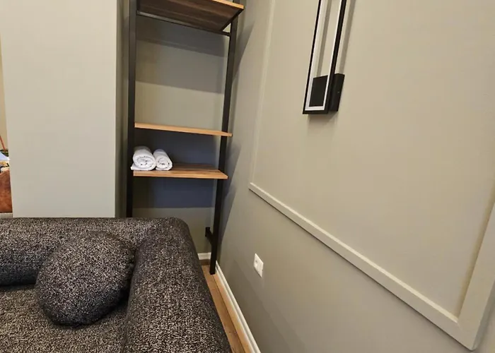 Kdk アパート ティラナ